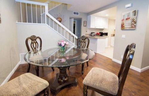 West Covina Casa | Super convenience 3BE/2.5BA