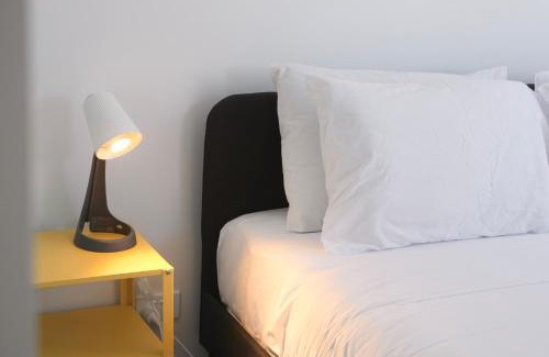 Canterbury Apartamento | Super Convenient 1BR Apt Free Parking & study