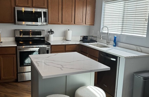 Timberwood Park Casa | Super cozy newly renovated and furnished house.