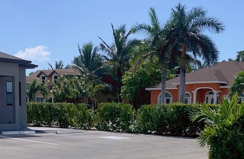 Bodden Town Condominio | Super Cute Family Condo - 3 mins from beach & snorkeling
