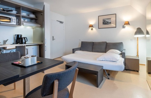 Bourg-l'Eveque Condominio | Super Endroit ! Suite Climatisée + Équipée