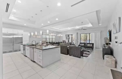 Reunion Casa | Super Fab