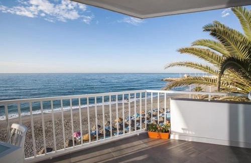 Centro de Nerja Apartamento | Super Front Line Modern New Apartm