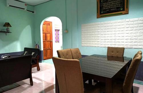 Kampung Kedawang Casa | Super Fully Furnished House next to airport - peaceful, leisure and quite