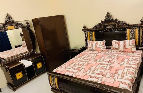Karachi Casa | Super Golden Guest House