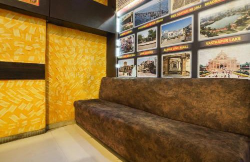 Navrangpura Hotel | Super Hotel O Crystal