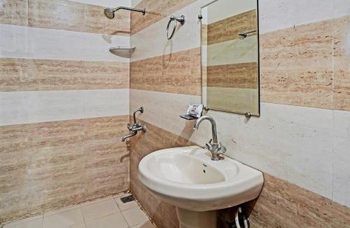Greater Noida Hotel | Super Hotel O Golden Imperial