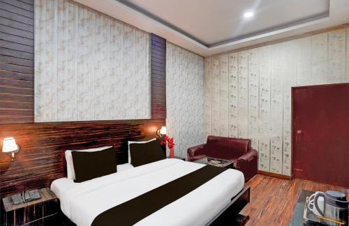 Dehradun Hotel | Super Hotel O Tyagi Road near Railway Station