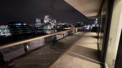 Riverside Apartamento | Super Large Nice Direct Views Tower Bridge