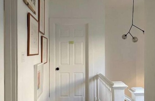 Emeryville Casa | Super Location Clean Stylish Sunny & New Bathroom