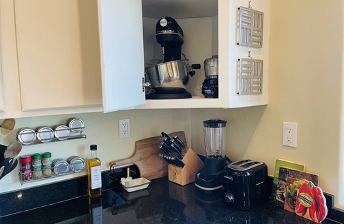 Julian Cabina | SUPER LOW PRICE! Little Acorn cabin, 5 miles from Historic Julian. Pet Friendly!