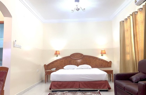 Al Maabilah Hotel | Super OYO 151 Manam 2 Hotel Apartment