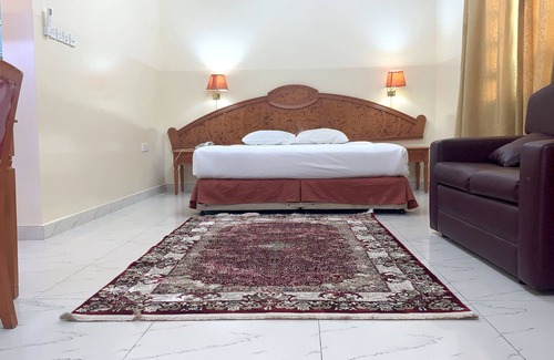 Al Maabilah Hotel | Super OYO 151 Manam 2 Hotel Apartment