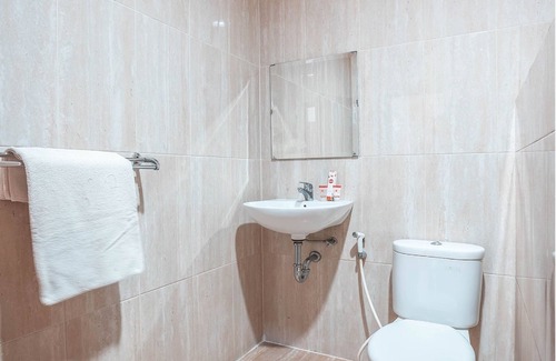 Bekasi Timur Hotel | Super OYO 686 Bunga Karang Hotel