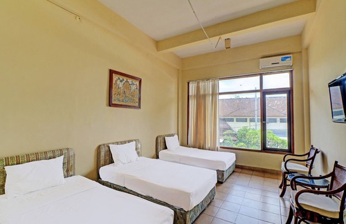 Panjer Hotel | Super OYO 91870 Warna Kedaton