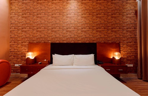 Trung Hoa Nhan Chinh Hotel | Super OYO Capital O 1173 Le Grand Hanoi Hotel - The Ruby