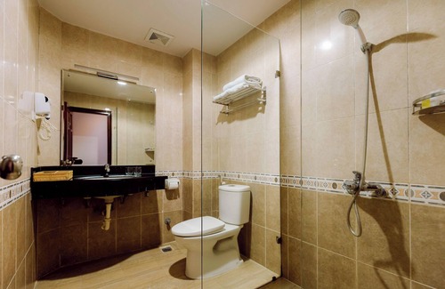 Trung Hoa Nhan Chinh Hotel | Super OYO Capital O 1173 Le Grand Hanoi Hotel - The Ruby