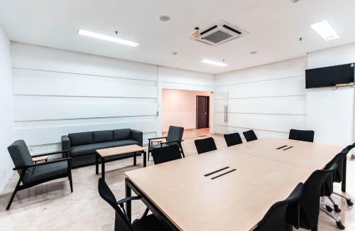 Menteng Hotel | Super OYO Townhouse 1 Hotel Salemba