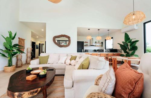 Pedasi Villa | Super Private Beachfront 3BR Villa & Infinity Pool
