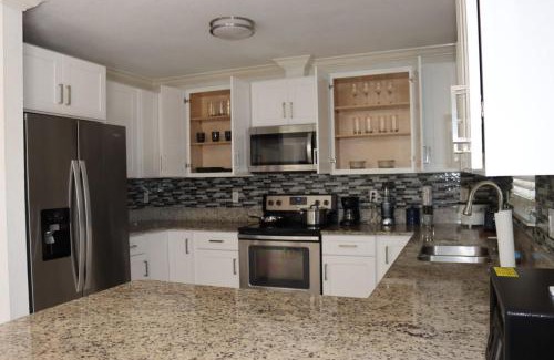 Westgate Casa | Super Room 5 minutes from PBI Airport