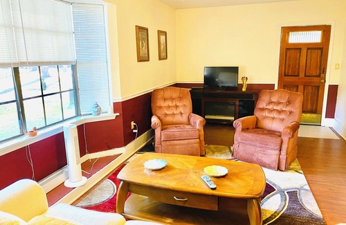 Lacombe Apartamento | Super Safe and Quiet neighborhood with off road parking A taste of country.