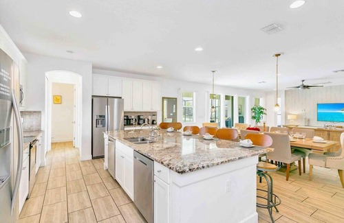 Kissimmee Casa | Super Size - 11br Spacious Home w Pool HOT TUB
