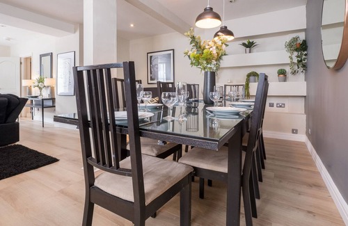 Montpelier Casa | Super Smart Central Brighton Town House | By My Getaways