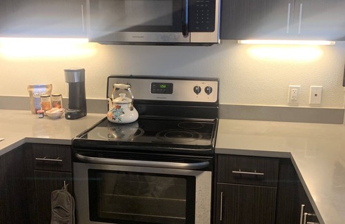 Arts District Apartamento | Espacio hermoso y limpio para trabajar / vivir