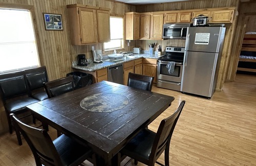 Venice Alquiler De Eote | Beautiful Super Strike houseboat-2 BR/1.5 BA in Cypress Cove Marina-6 beds