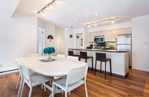 Blueberry Hill Condominio | SUPER SUMMER GETAWAY 2BD / 2BA Vistas + piscina + H / T