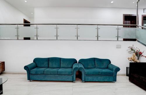 Pirangut Hotel | Super Townhouse Manas Lake Formerly Saiba Residency