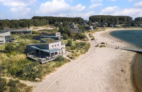 Ouddorp Villa | Super VIP Waterfront Villa - 4p Direct bij het Strand & Waterzicht - Villa 41