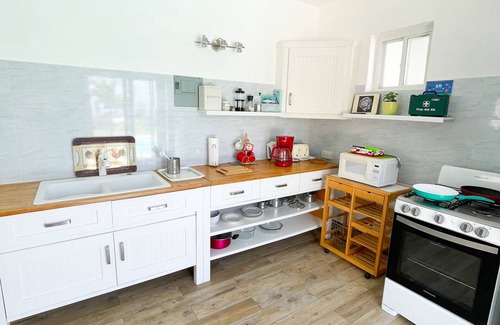 Falmouth Harbour Apartamento | Super Yacht View, Lovely 1 bedroom apartment, pool overlooking Falmouth Harbour