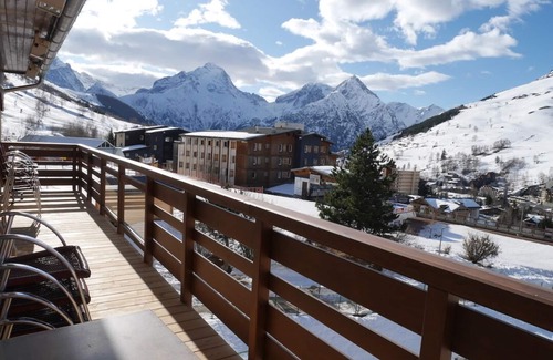 Mont-de-Lans Apartamento | Magnífico apartamento, capacidad para 16/18, al lado del telesilla, WIFI, SAUNA, BABYFOOT