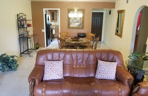 Rancho Bernardo Condominio | Excelente Rancho Bernardo Villa en la Verde-SWIM. TENIS. APTITUD. SPA. pet OK
