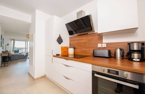 La Madeleine Apartamento | Superb 2 bed 2 bath apartment with sea views in Nice