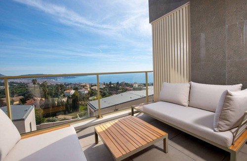 La Madeleine Apartamento | Superb 2 bed 2 bath apartment with sea views in Nice