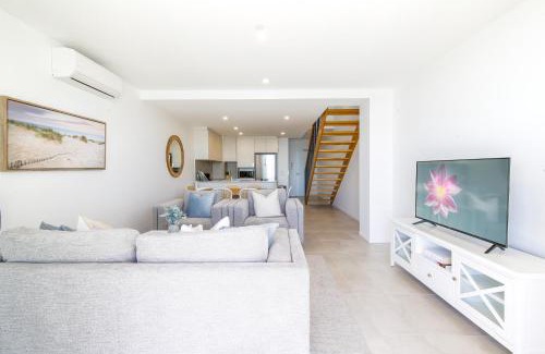 Batemans Bay Apartamento | Superb 2-Bed Apartment with Scenic Bay Views