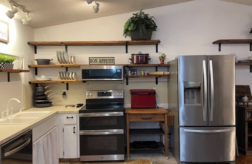 Palm Harbor Cabaña | Superb 2bed, 2bath cottage with AC and pool in Palm Harbor