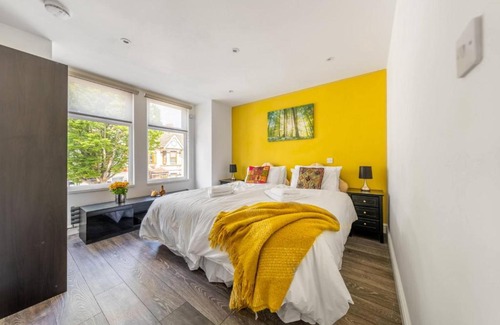 Southall Broadway Casa | Superb 3BD Home in the Heart of Southall -Sleeps 8