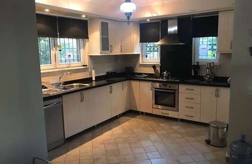 Fethiye City Center Villa | Villa Yakamoz - Villa de lujo de 4 dormitorios, piscina privada, WI-FI, TV del Reino Unido en la playa de Calis