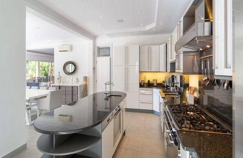 Quinta do Lago Villa | Superb 5 Bedroom Villa with Heated Pool - J185 - Quinta do Lago, Algarve