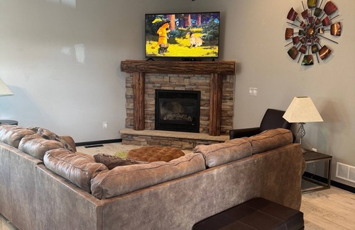 Big Lake Casa | Superb 5-bedroom house in Big Lake in friendly, safe neighborhood.