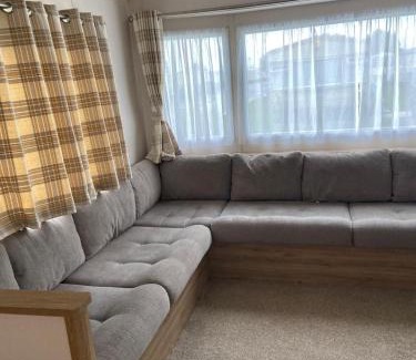 Clacton-on-Sea Chalet De Esquí | Superb 6 Berth Caravan At St Osyth Beach, Near Clacton-On-Sea Ref 28008Mc