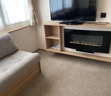 Clacton-on-Sea Chalet De Esquí | Superb 6 Berth Caravan At St Osyth Beach, Near Clacton-On-Sea Ref 28008Mc