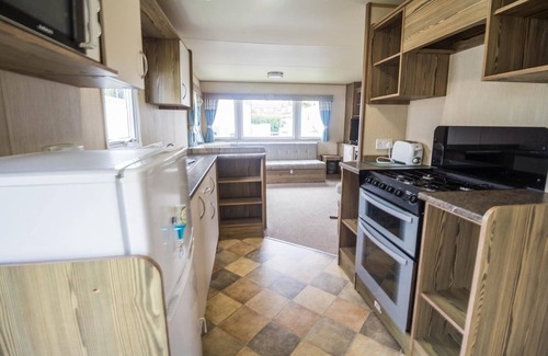 Caister-on-Sea Casa | Superb 8 berth caravan, close to amenities at Caister Beach ref 30073F
