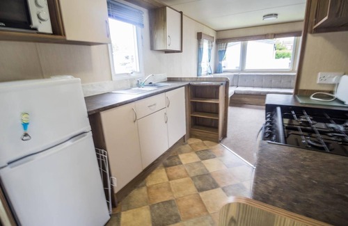 Caister-on-Sea Casa | Superb 8 berth caravan, close to amenities at Caister Beach ref 30073F