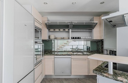 Roßau Casa | Superb Alsergrund 4BR w/ Elevator, Open Plan, by Blueground