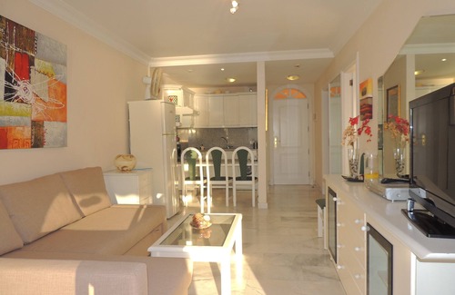 Los Gigantes Apartamento | SUPERB APARTMENT WITH SPECTACULAR SUN TERRACE BOASTING CLIFF AND SEA VIEWS. 1