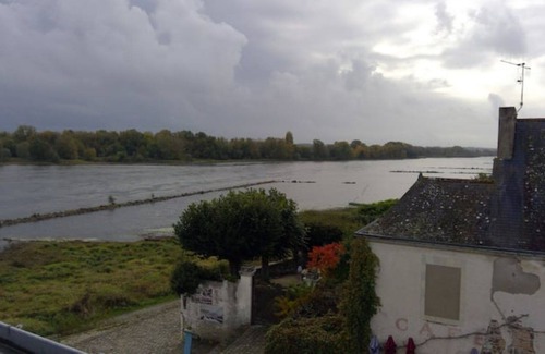 Bouchemaine Apartamento | superb apartment Loire view under the roofs